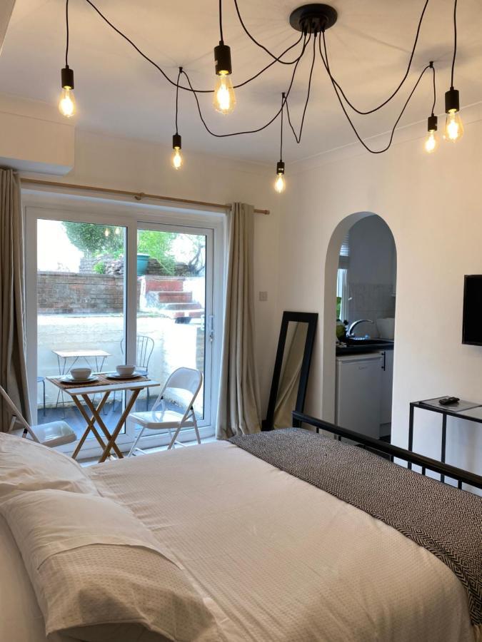 Stylish Central Basement Studio, With Outdoor Space Hove Esterno foto